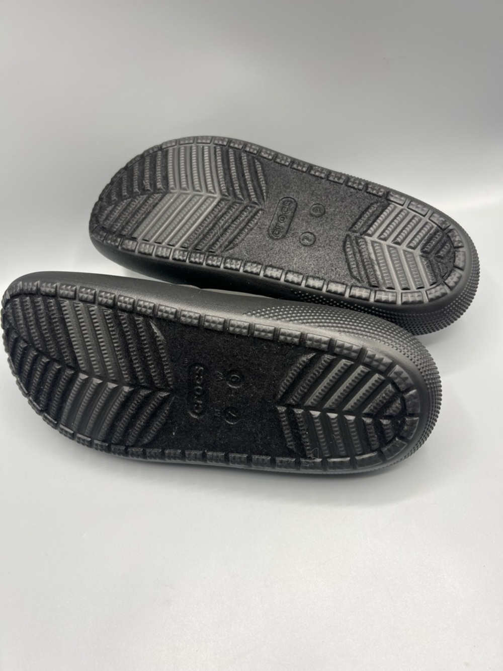 CROCS Classic Neo Puff Fleece Lined Slipper Mules Clogs Gorpcore Black Unisex - Picture 7 of 7